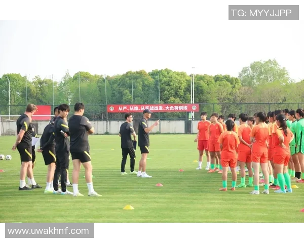 足球滑踩技巧解析助你提升场上表现与竞技水平 足球滑踩技巧解析助你提升场上表现与竞技水平